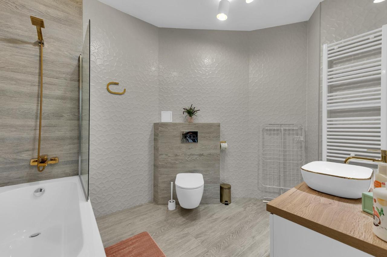 Polonia Apartment Centrum Z Miejscem Parkingowym Lodź Bagian luar foto