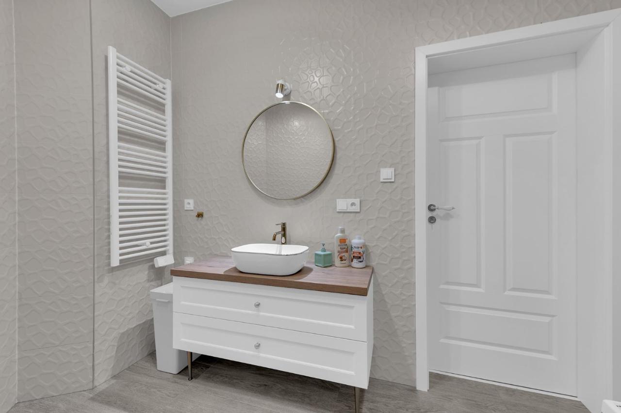 Polonia Apartment Centrum Z Miejscem Parkingowym Lodź Bagian luar foto